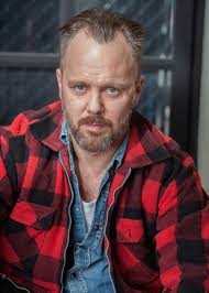 Christopher Illing's Instagram, Twitter & Facebook