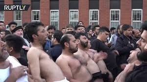 أرجو من سماحتكم طرح المفاهيم الشيعية جميعها عن العرش مع طرح الآيات التي ذكرت العرش ، وتفسيرها تفسيراً موافقاً مع تلك المفاهيم ، وكذلك الروايات. Ø¶Ø±Ø¨ ÙˆÙ„Ø·Ù… ÙˆØ¥Ø±Ø§Ù‚Ø© Ø¯Ù…Ø§Ø¡ Ù…Ù…Ø§Ø±Ø³Ø§Øª Ø´ÙŠØ¹ÙŠØ© Ù„Ø¥Ø­ÙŠØ§Ø¡ Ø°ÙƒØ±Ù‰ Ø§Ù„Ø­Ø³ÙŠÙ† ÙÙŠ Ø¹Ø§Ø´ÙˆØ±Ø§Ø¡ Ù…ØµØ± Ø§Ù„ÙˆØ·Ù†
