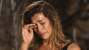 Elisa isoardi pictures and photos. Isola Elisa Isoardi Entdeckt Den Artikel Von Der Sonne Und Wird Von Ihrer Mutter Irma Bewegt Nach Welt