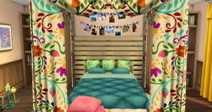 A statement boho tropical bedroom with a wooden carved screen, a platform bed, wooden lamps and printed bedding. Ninni On Twitter A Bohemian Inspired Bedroom With A Tropical Vibe This Is The Perfect Bedroom For Any Teen Girl Wanting To Hang Out With Friends Do Homework Or Swoon Over