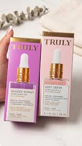 El aceite que rompió el internet 🤭🌸 Soft Serve Oil de Truly Beauty es un  aceite que: 🍓Aclara 🍓Hidrata 🍓Con un +PLUS de ácido Hialuronico para  rellenar 🍓Delicioso aroma a fresa y