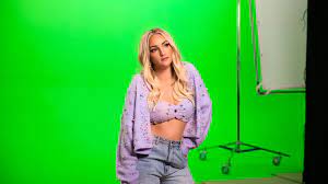 The series followed zoey brooks (spears), a teenager attending pacific coast. Jamie Lynn Spears Reimagines Zoey 101 Theme Song Variety