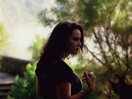 She persuades her parents to let her go clubhopping with him. Rendez Vous 36 Fillette Harvard Film Archive
