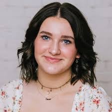 Lilly Gordon's Instagram, Twitter & Facebook