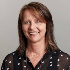 Lisa Croxton's Instagram, Twitter & Facebook