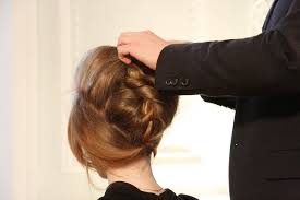 The advantage that hair highlights give is that they make the haircut and style get people's attention. 25 Five Minute Or Less Hairstyles That Ll Save You From Busy Mornings