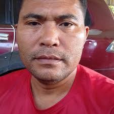 Efrain Carreon's Instagram, Twitter & Facebook