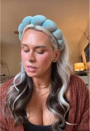 Chelsea Connell's Instagram, Twitter & Facebook