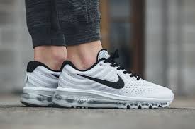 Nike Wmns Air Max 2017 White Black Pure Platinum Og Eukicks Sneaker Magazine Nike Air Max Nike Shoes Air Max Nike Air Max Trainers