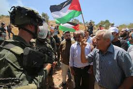 Tagar #savepalestine dan #alaqsaunderattack kini menjadi trending topic di twitter. Tentara Israel Bubarkan Aksi Unjuk Rasa Dengan Letuskan Senjata Puluhan Warga Palestina Terluka Galamedia News