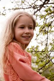 Maybe you would like to learn more about one of these? Lustige Vegetarische Madchen Mit Grunem Salat Blatt In Den Mund Lizenzfreie Fotos Bilder Und Stock Fotografie Image 48084185