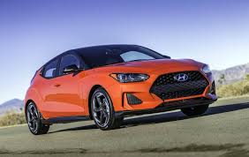 Sobre su precio y su fecha de comercialización no podemos contarte mucho salvo que el nuevo veloster llegará a los concesionarios de estados unidos a mediados de 2018, desconocemos fechas para. El Nuevo Hyundai Veloster Llega A Chile