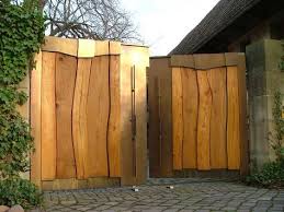 Hoftor Holz Metall Ein Traum Von Zaun Gartentore Holz Gartendekoration Zaun