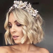 Pastel Pink Lace Crown For Spring Racing So Pretty Everyone Needs This Loose Wave And Pink Crown In Their Lives Th 2020 Kalin Saclar Kivircik Sac Dogal Sac