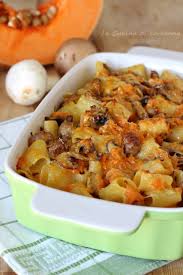 Pasta Al Forno Con Funghi Zucca E Salsiccia Un Piatto Ricco E Gustoso Nel 2020 Ricette Pasta Al Forno Idee Alimentari