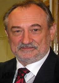 В седьмом классе поступил в драмкружок. Bogdan Silvestrovich Stupka Biografiya Personbio Com Biografii Foto Citaty