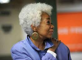 8 Crucial Tips For Healthy Gray Hair Naturall