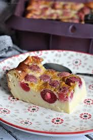 Clafoutis Aux Cerises A La Creme Liquide En 2020 Clafoutis Aux Cerises Clafoutis Aux Fruits Gateaux Et Desserts