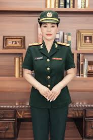 Thượng tá, NSƯT là cháu ruột của nhạc sĩ An Thuyên, có chồng là ...