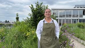 Chynna san. lorenzo drive greeted us the kiss and a hug