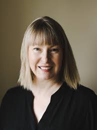 Julie Suter's Instagram, Twitter & Facebook