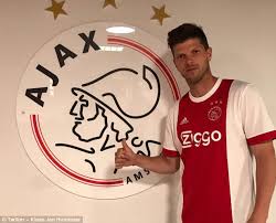It felt great to be back in a schalke shirt. Klaas Jan Huntelaar Is Back At Ajax Daily Mail Online