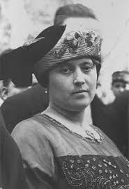 María Tapia (1888-1971)