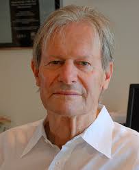 James Reston Jr., Author With a Hand in Nixon Apology, Dies at 82