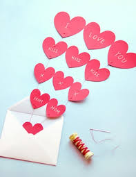 Como hacer tarjetas con mensajes muy originales las mas faciles y bonitas para regalar mira que facil y divertido es hacerlas en. 44 Manualidades De Amor Para San Valentin Tarjetas Romanticas Artesanales Para El 14 De Febrero