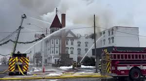 Rapid flashover during House of Lundington fire knocks officers down flight of stairs