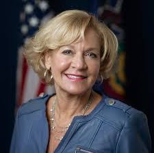 Lisa Boscola's Instagram, Twitter & Facebook