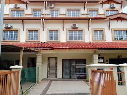 It lies within the multimedia super corridor. Lake Vista Taman Tasik Prima Puchong Jay Jamali