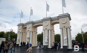 Сам же космонавт готовится к своему четвертому полету в. V Kazani Iz Parka Krylya Sovetov Uvozyat Granitnye Statui Realnoe Vremya
