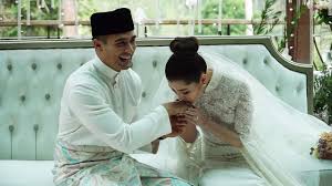 Her wedding ceremony and reception in malaysia, which included royalty among the guests and a performance by british boy band blue, was the subject of breathless media coverage. Chryseis Tan Sm Faliq Youtube