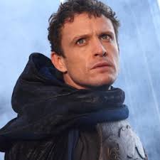 NBC's 'Cape' crusader in a losing battle against crime