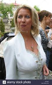 Was hat die frau jetzt medvedeva dmitriya anatolevicha? Swetlana Medwedewa Frau Des Ersten Vize Premier Von Russland Dmitri Medwedew Bei Der Charity Bazar In Der Italienischen Botschaft In Moskau Prasident Wladimir Putin Sagte Montag Den 10 Dezember Dass Er Dmitry Medvedev Als