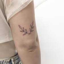 37 Back Of The Arm Tattoos They Ll Notice As You Re Walking Away In 2020 Back Of Arm Tattoo Arm Tattoos For Women Forearm Forearm Tattoo Women