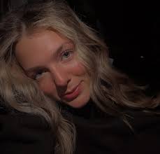 Lacey Good's Instagram, Twitter & Facebook