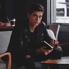 Where he was the only true happiness. Ele Com A Roupa Do Hardin Ta Lindo Hot Hero Hardin Scott Hero