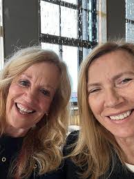 Jane Hanson's Instagram, Twitter & Facebook