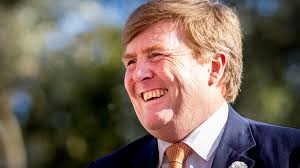 Weken lang is er naar hem gezocht, maar vrijwel onherkenbaar, met baard, vodden en nog gelere tanden dan we van hem gewend waren. Koning Willem Alexander Opent Nieuwe Schaapskooi Bargerveen Rtv Drenthe