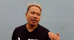Vicky prasetyo mengaku tidak memberi hadiah spesial bagi calon istrinya, kalina ocktaranny pada momen valentine ini. Pekan Depan Ibu Vicky Prasetyo Akan Menikah Dengan Cowok Turki