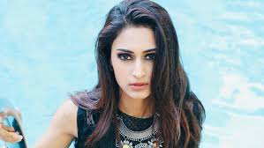 Erica fernandes has a rather unique style. Instagram Queen Of The Week Erica Fernandes Iwmbuzz