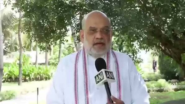 काँग्रेसने पूर्ण वंदे मातरम न गाणे देशविरोधीकेंद्रीय गृहमंत्री अमित शहा यांची टीका