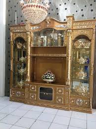 Lampu ini cuma membutuhkan sedikit energi, dan jika cuma menyala sekitar 6 jam per hari, ia bisa bertahan hingga 22 tahun. Almari Hias Castill Gold Interior Rumah Minimalis