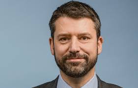 Im gegensatz zu manch volkstümlichen annahmen lautet zwinglis taufname im gedenken an den heiligen ulrich von augsburg «ulrich». Gottfried Locher Im Interview Ich Finde Kontroversen Gut Auch Wenn Sie Offentlich Sind