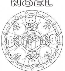 Une véritable fresque florale à l'intérieur du cercle mandala. Coloriage Mandala Noel Pour Faire Plaisir Aux Petits Et Grands Mandala Noel Coloriage Mandala Coloriage