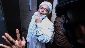 Sumber dari kepolisian menyebutkan … Rizieq Shihab Divonis 4 Tahun Penjara Di Kasus Swab Rs Ummi