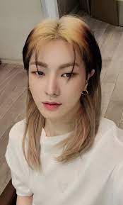9 potret terbaru hanse victon, menawan dengan straight bob hairstyles. Mars Dont Disturb Im Listening To Unpredictable On Twitter Hanse Is That Kpop Boy That Every Stan Twt Needed But Some Of You Still Refuse To Look At Him Him Cause He S