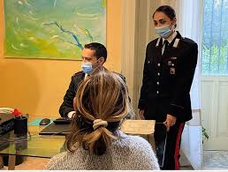 Born 3 september 1947) is an italian economist and central banker who served as president of the european central bank between. Lineri Picchia La Moglie E La Manda Al Pronto Soccorso Il Figlio Chiede Aiuto Arrestato Catanese